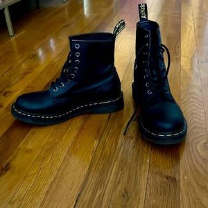 Doc Martens 1460 boots. Size 8. Like New